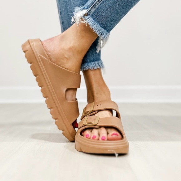 NEW Corkys Cabana Double Buckle Sandals in Tan 9 - Picture 4 of 16